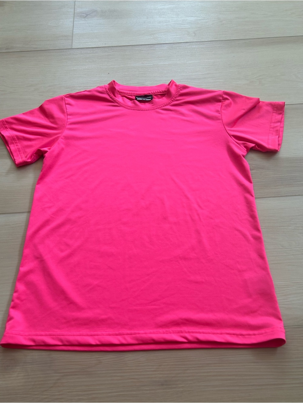 Girls pink T-shirt - size medium